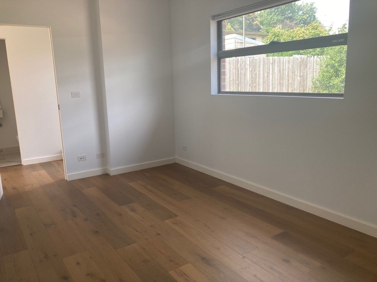 Modern Townhouse In Prim Location