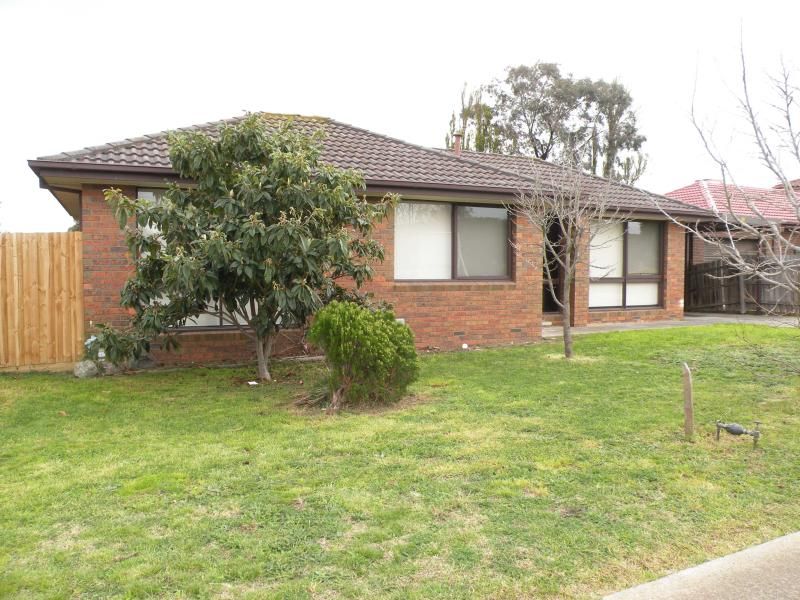 38 Freeman Crescent MILL PARK, 38 Freeman Crescent Mill Park - Thumbnail 2