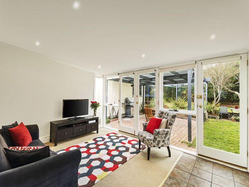 ELEGANT BEAUTY MATCHED WITH A FIRST CLASS LOCATION