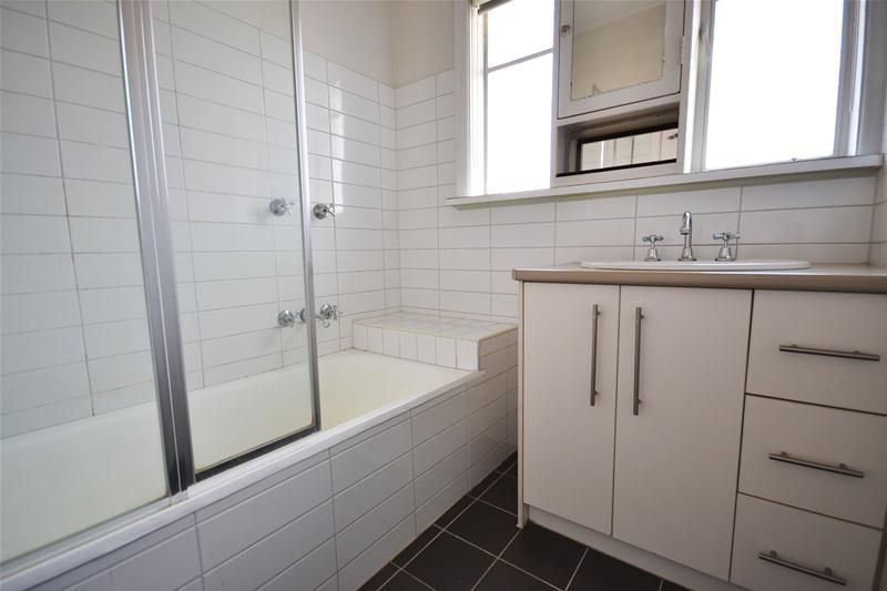 RENOVATED 2 BEDROOM IN A GREAT LOCATION!