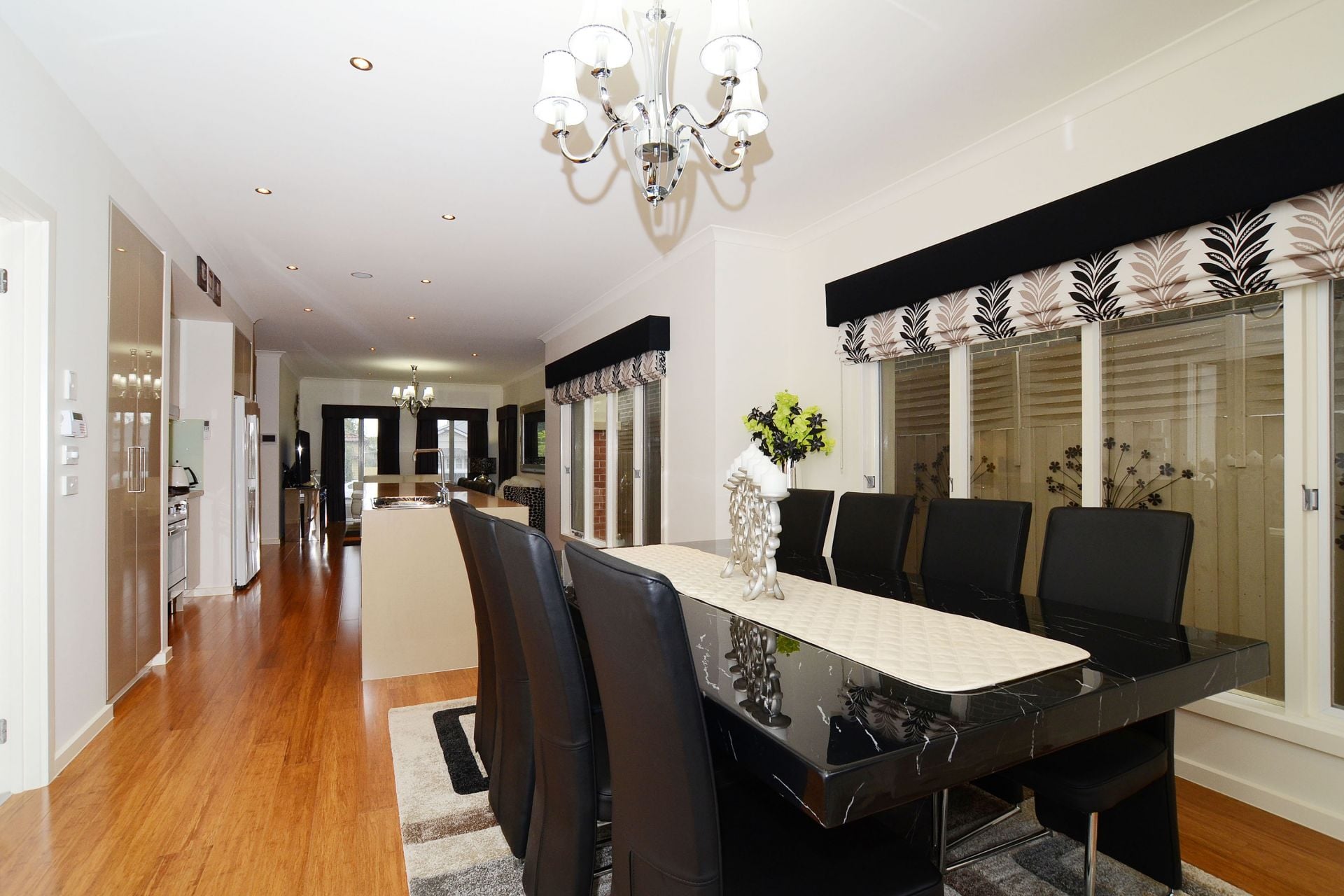 REFINED TOWN RESIDENCE
