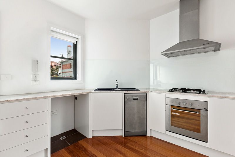 2/14 Inkerman Street, St Kilda - Thumbnail 4