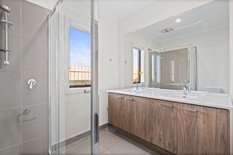 60 Petal Crescent, Wallan