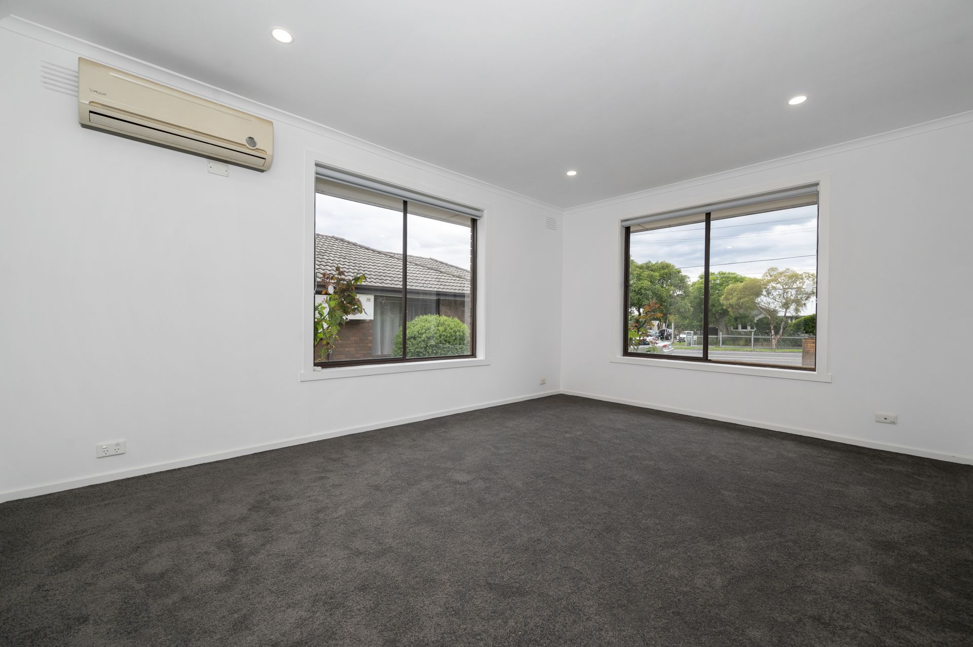 Renovated Unit in Ideal Locale