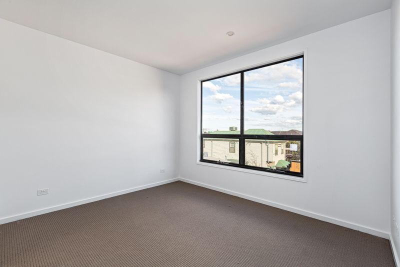 2/92 Cowper Street, Footscray - Thumbnail 5