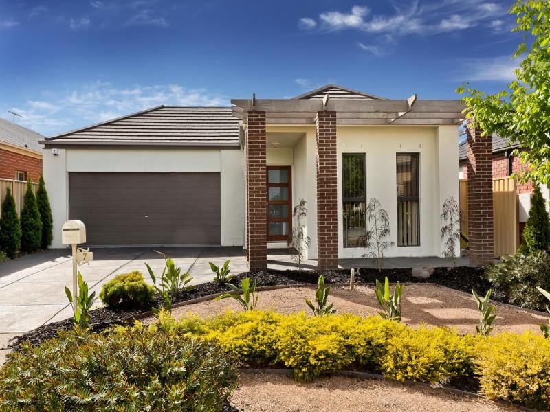 7 Dendy Street, Caroline Springs - Thumbnail 2