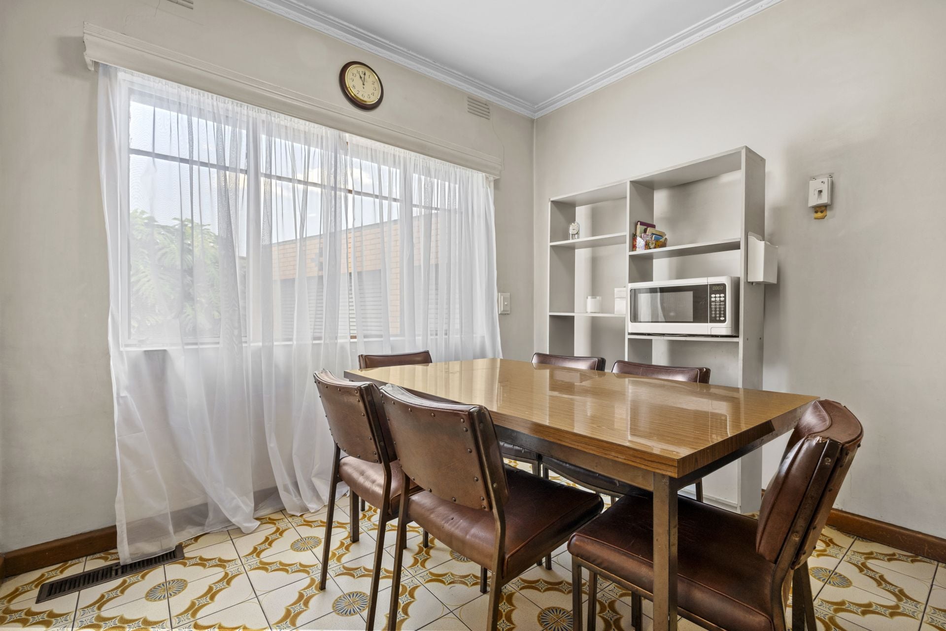 Family Living With Easy Access To Amenities