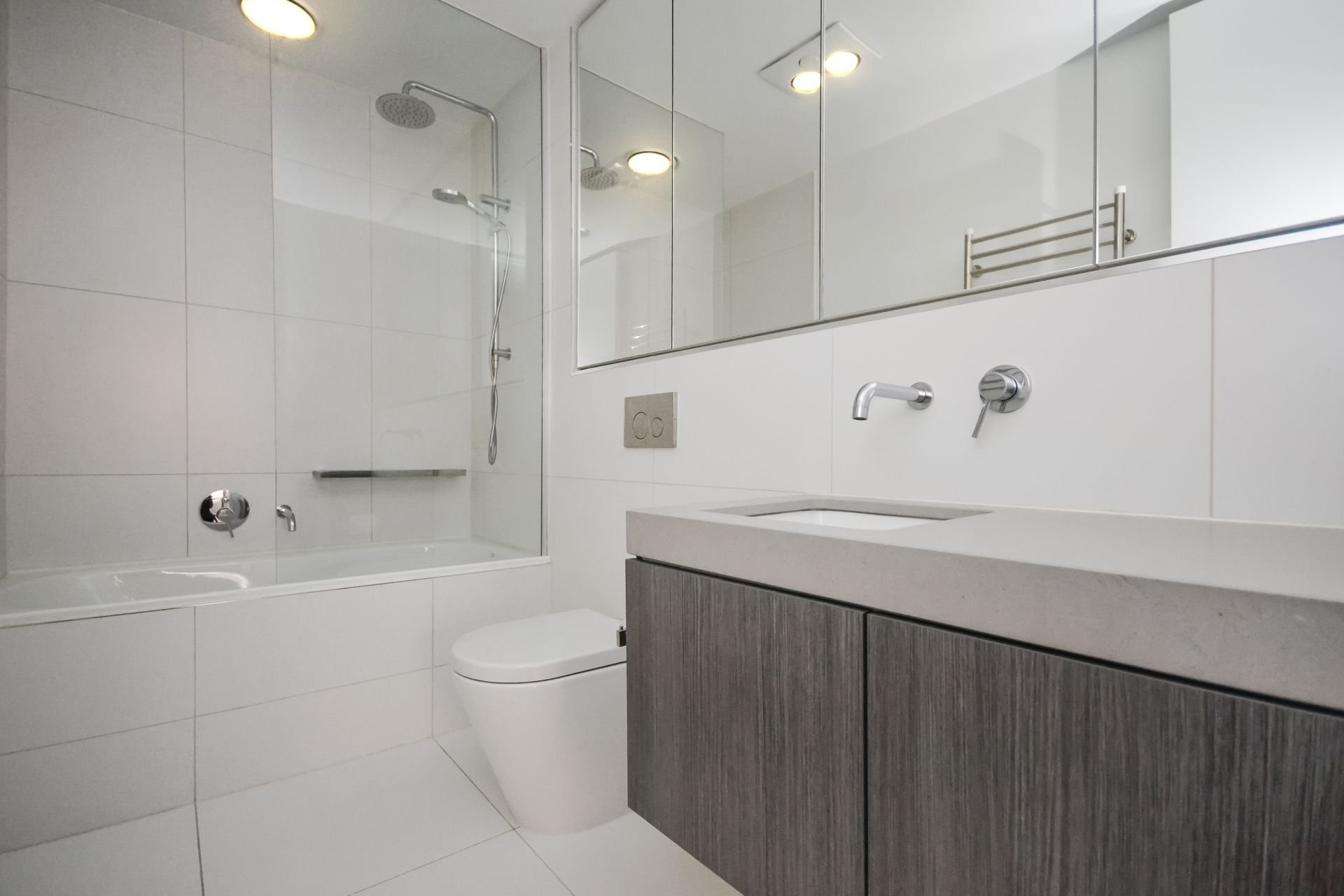 Stunning designer apartment in a luxury Abbotsford complex