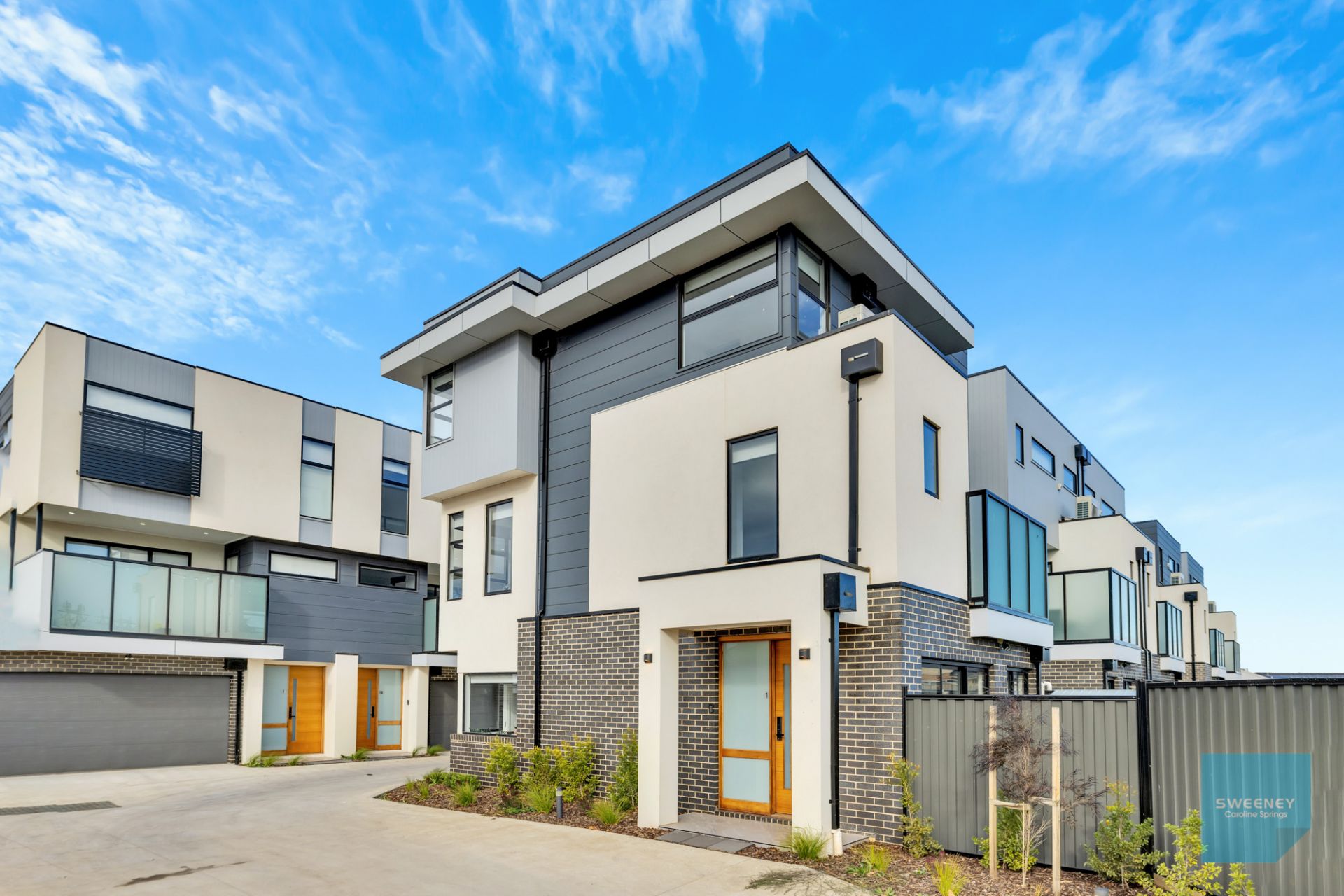 1/13 Vinko Court, Fraser Rise - Thumbnail 2