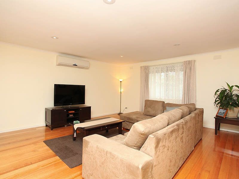 3 Ravenslea Crescent, Deer Park - Thumbnail 3