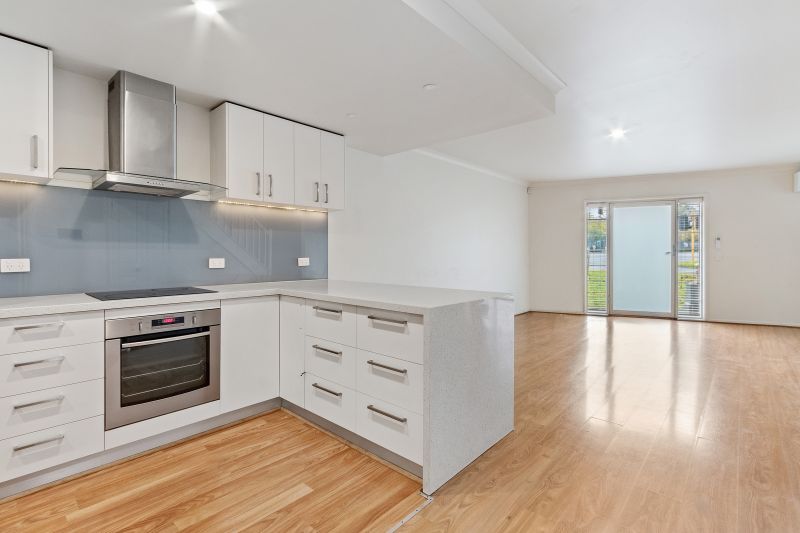 2/143 Royal Parade, Parkville