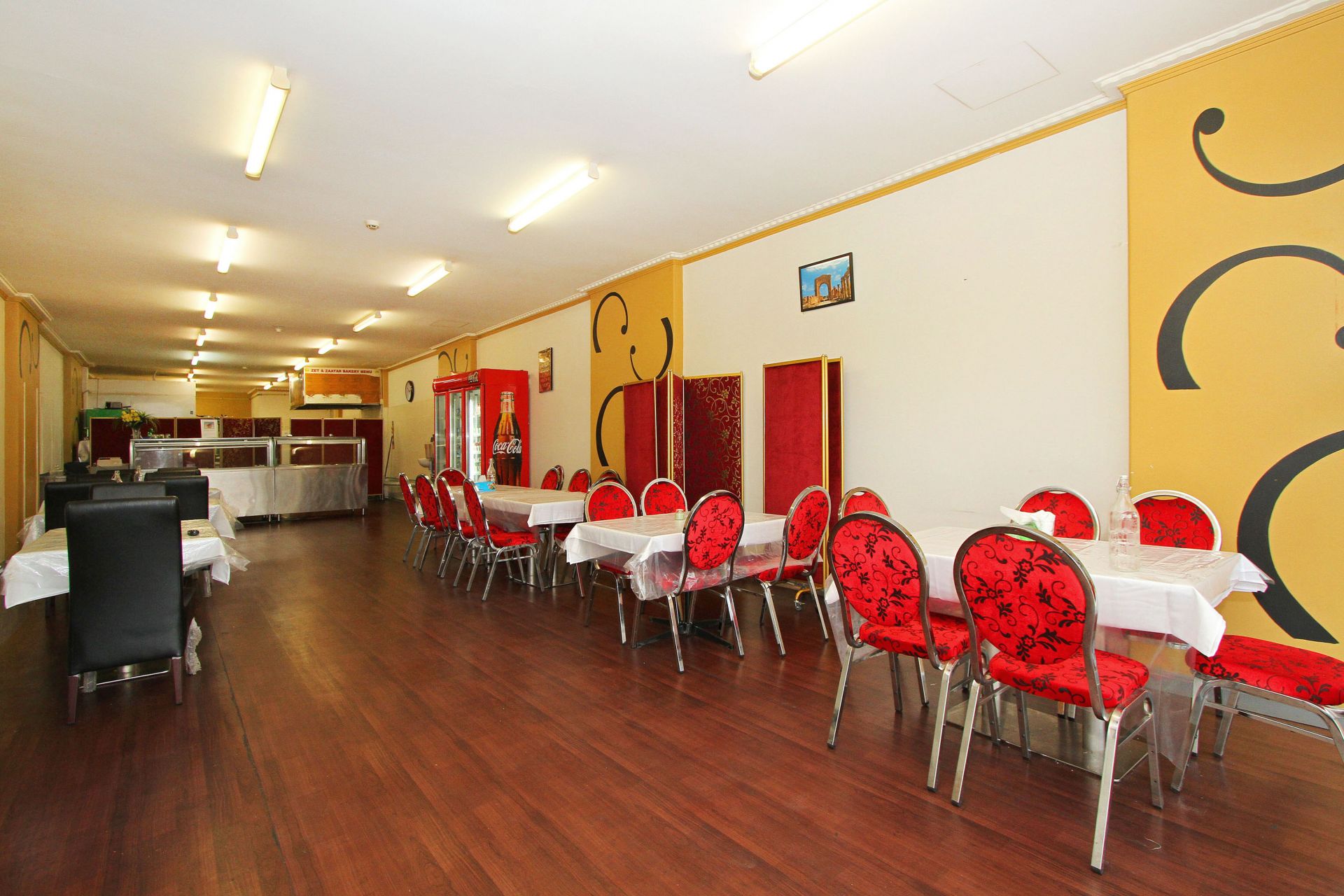 AUCTION - EXCELLENT RETAIL INVESTMENT!!