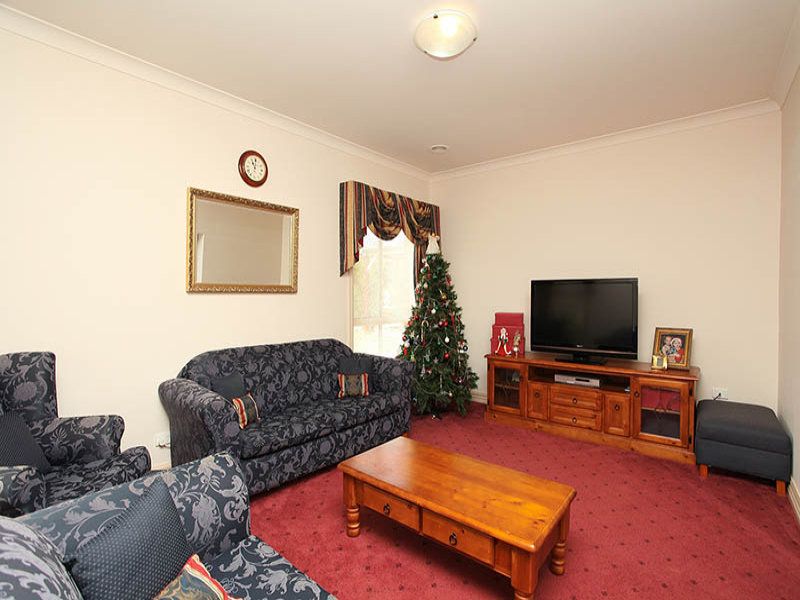 6 Colac Place, Caroline Springs - Thumbnail 6