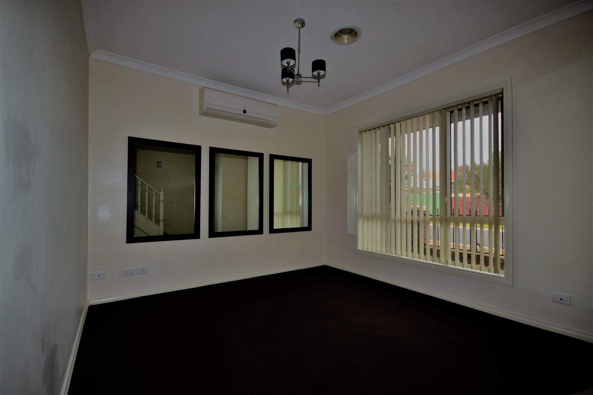 SUPERB TOWNHOUSE,  IN A FABULOUS LOCATION.