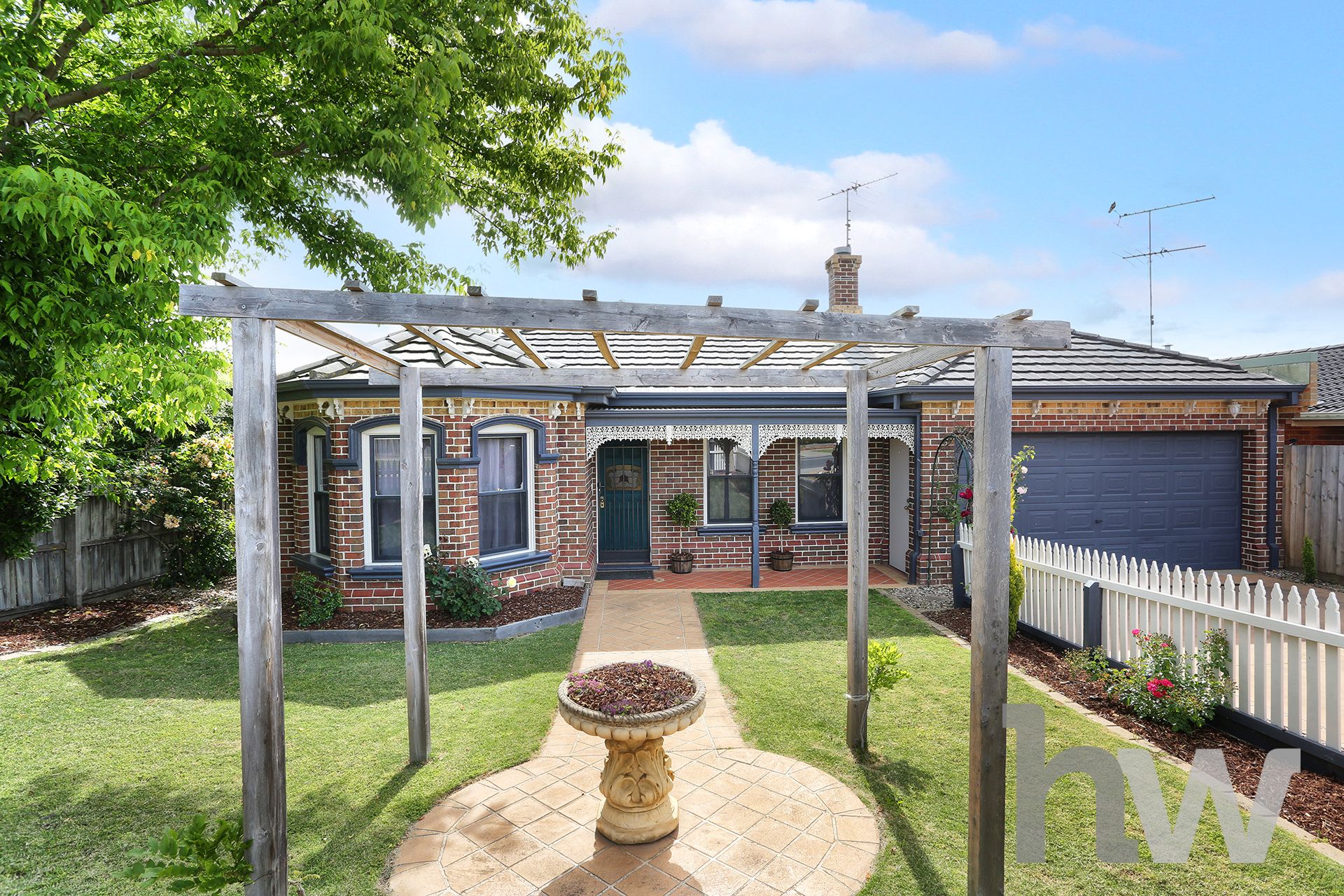44 Rebecca Drive, LEOPOLD Hayeswinckle