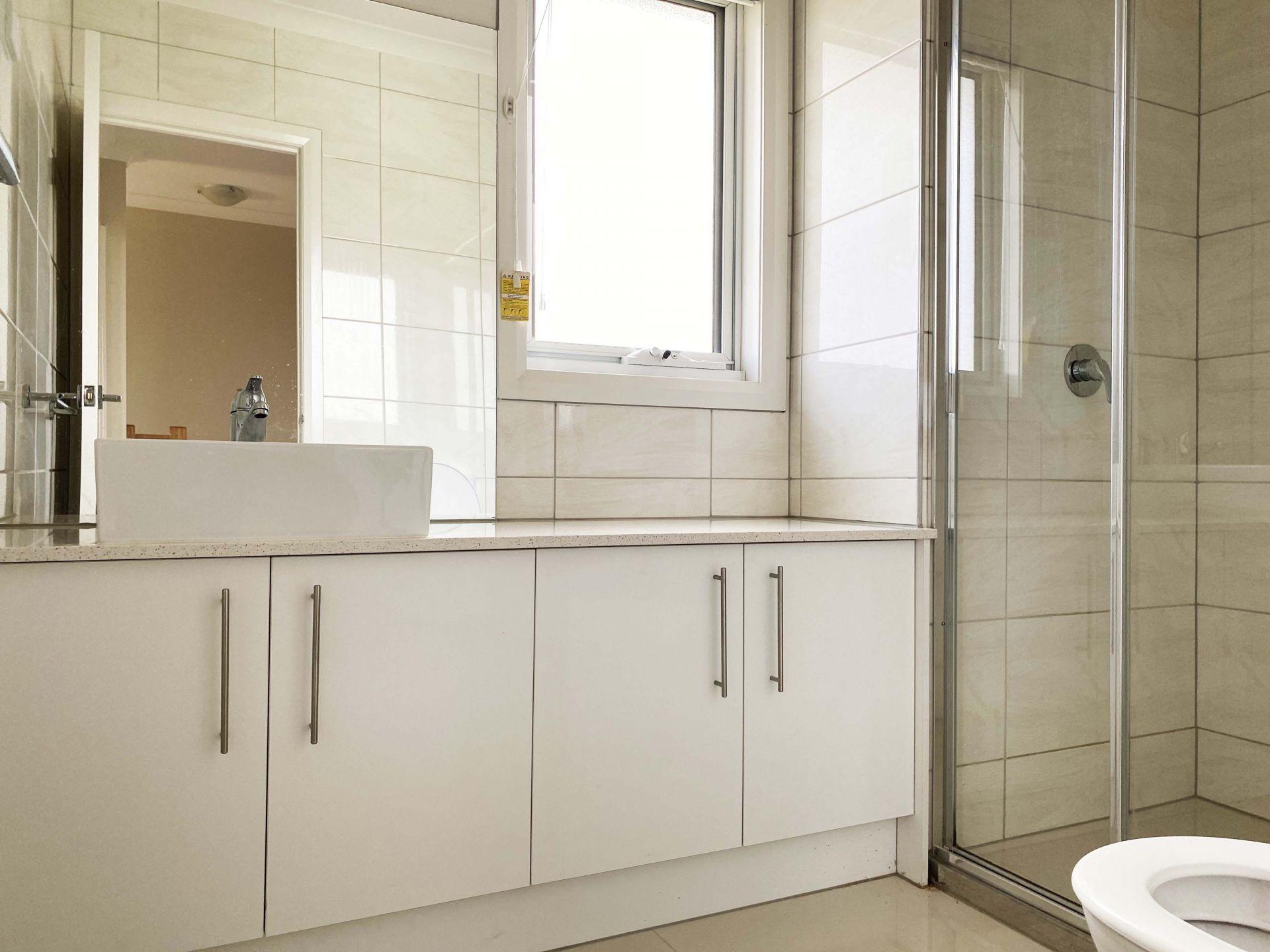 LOOKING FOR MODERN SOPHISTICATION? YOUR SEARCH IS OVER!
