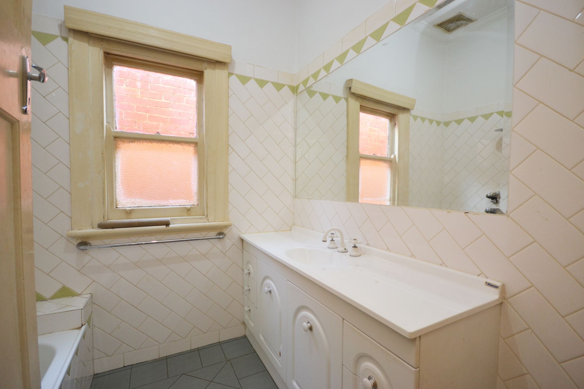 PERIOD CHARM IN AN IDEAL LOCATION