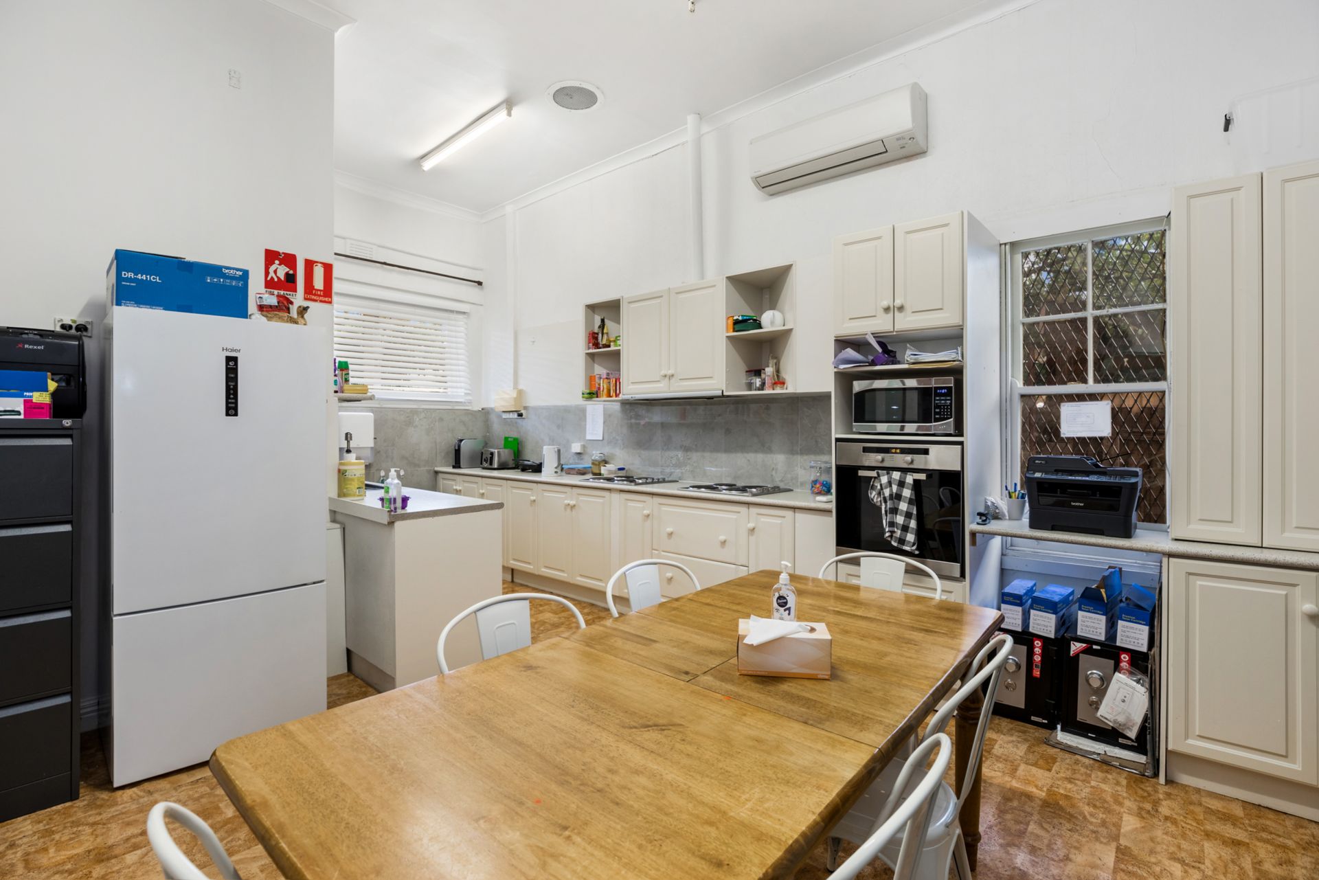 46 Sternberg Street, Kennington, Kennington - Thumbnail 8
