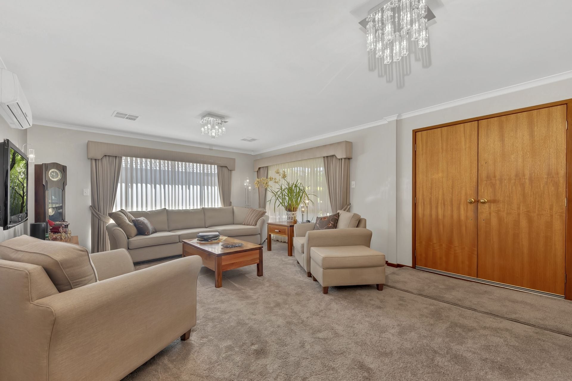 Effortless Living, Inspired Entertaining.        UNDER CONTRACT