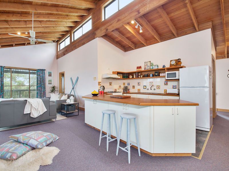 8 Fry Court, Apollo Bay - Thumbnail 3