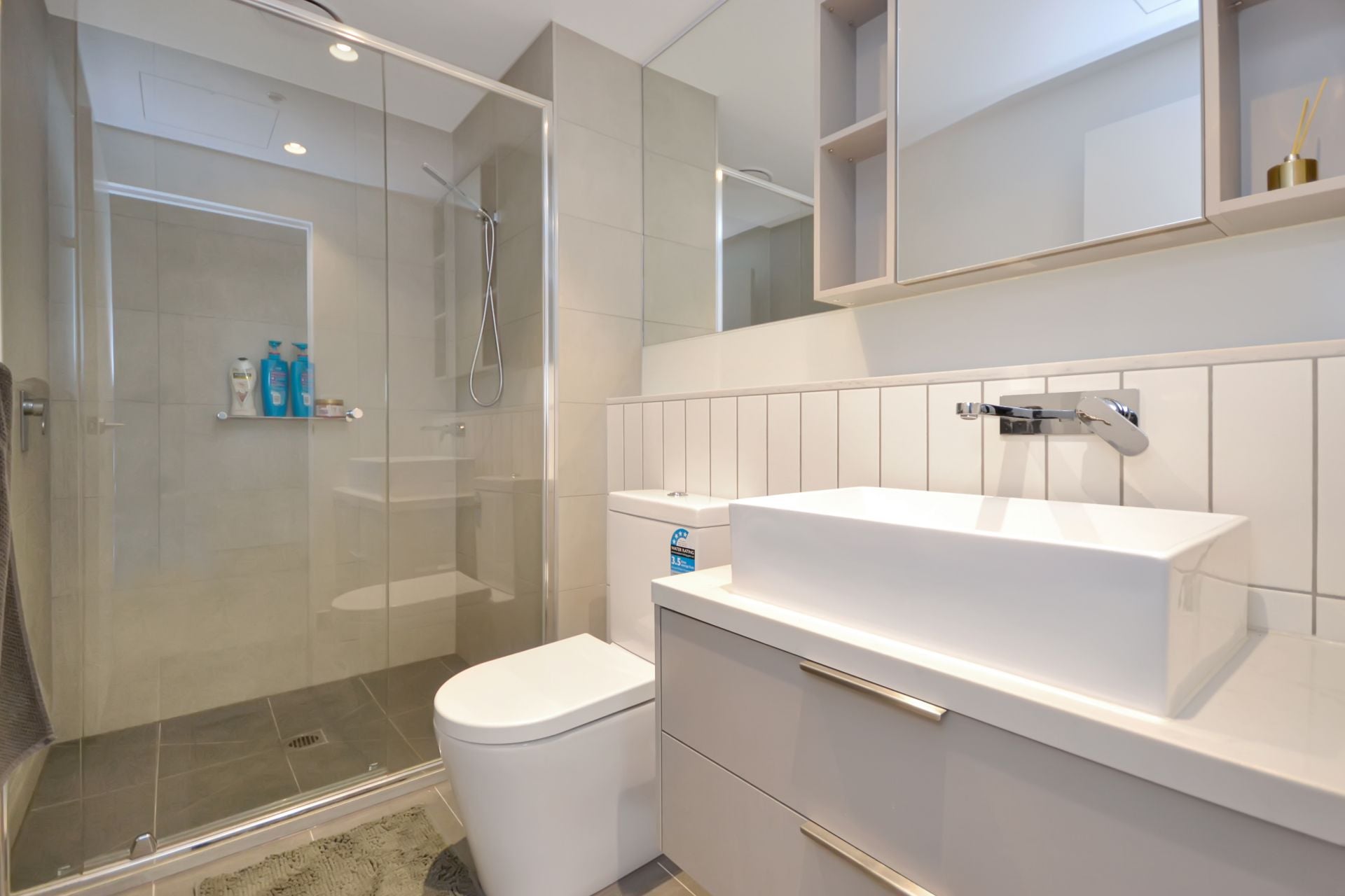 STYLISH APARTMENT LIVING IN A VIBRANT LIFESTYLE SETTING
AVAILABLE WITH OR WITHOUT FURNITURE