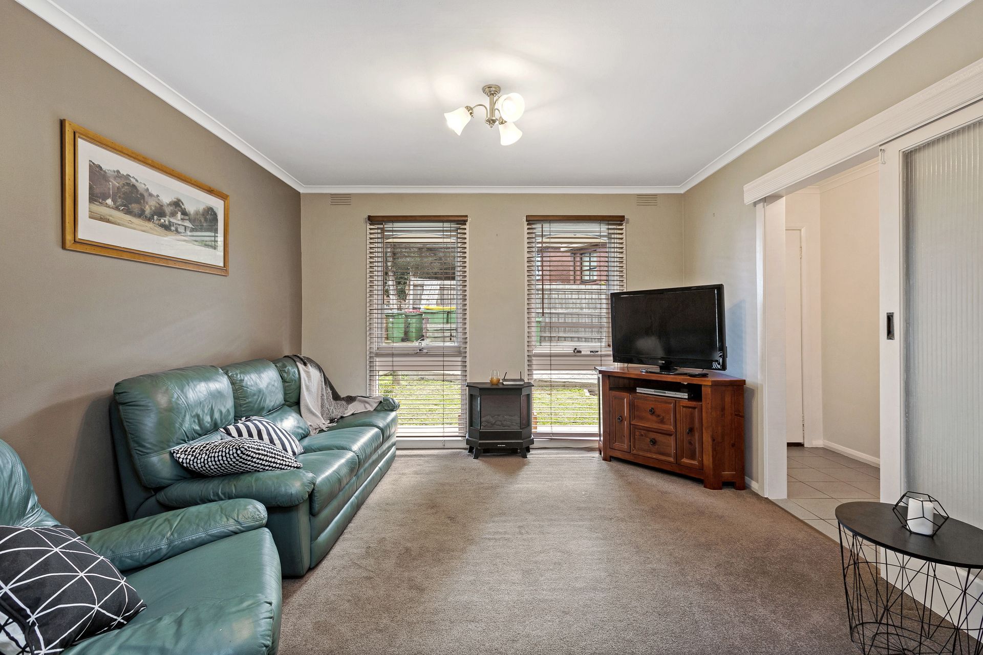 2/10 Hatfield Court, West Footscray - Thumbnail 3