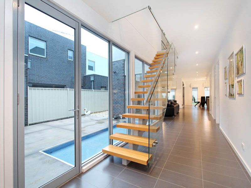 22 Lake Logan Way, Caroline Springs - Thumbnail 4