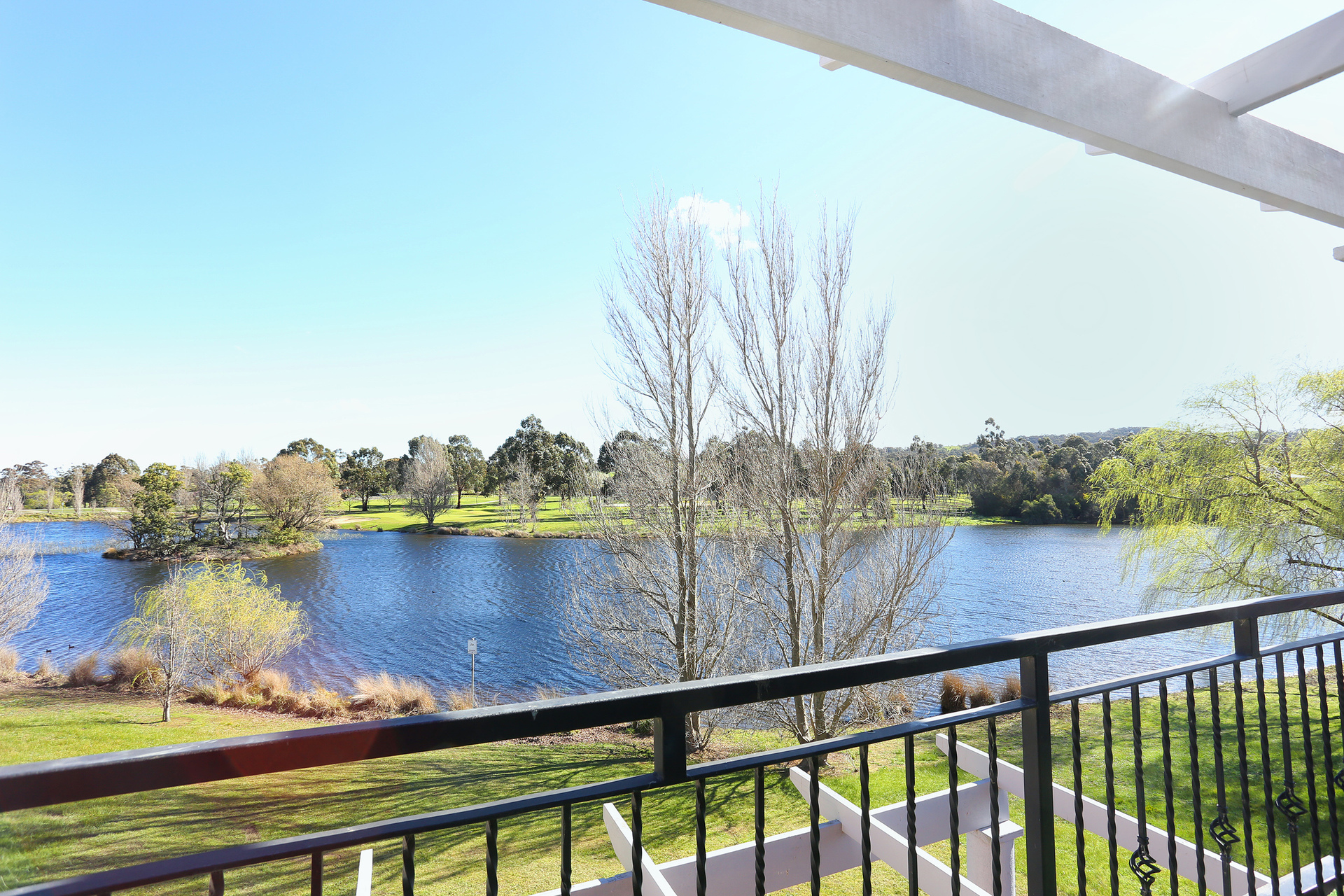 11 Lakeside Drive, HIDDEN VALLEY, VIC, 3756 House buyMyplace