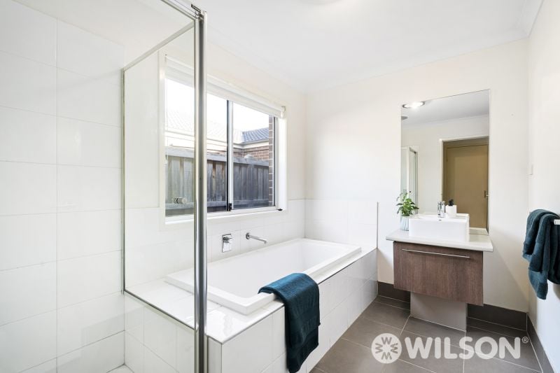 9 Seacoast Street POINT COOK VIC, Point Cook - Thumbnail 6