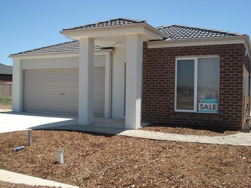 23 Perlette Drive, Point Cook - Thumbnail 2