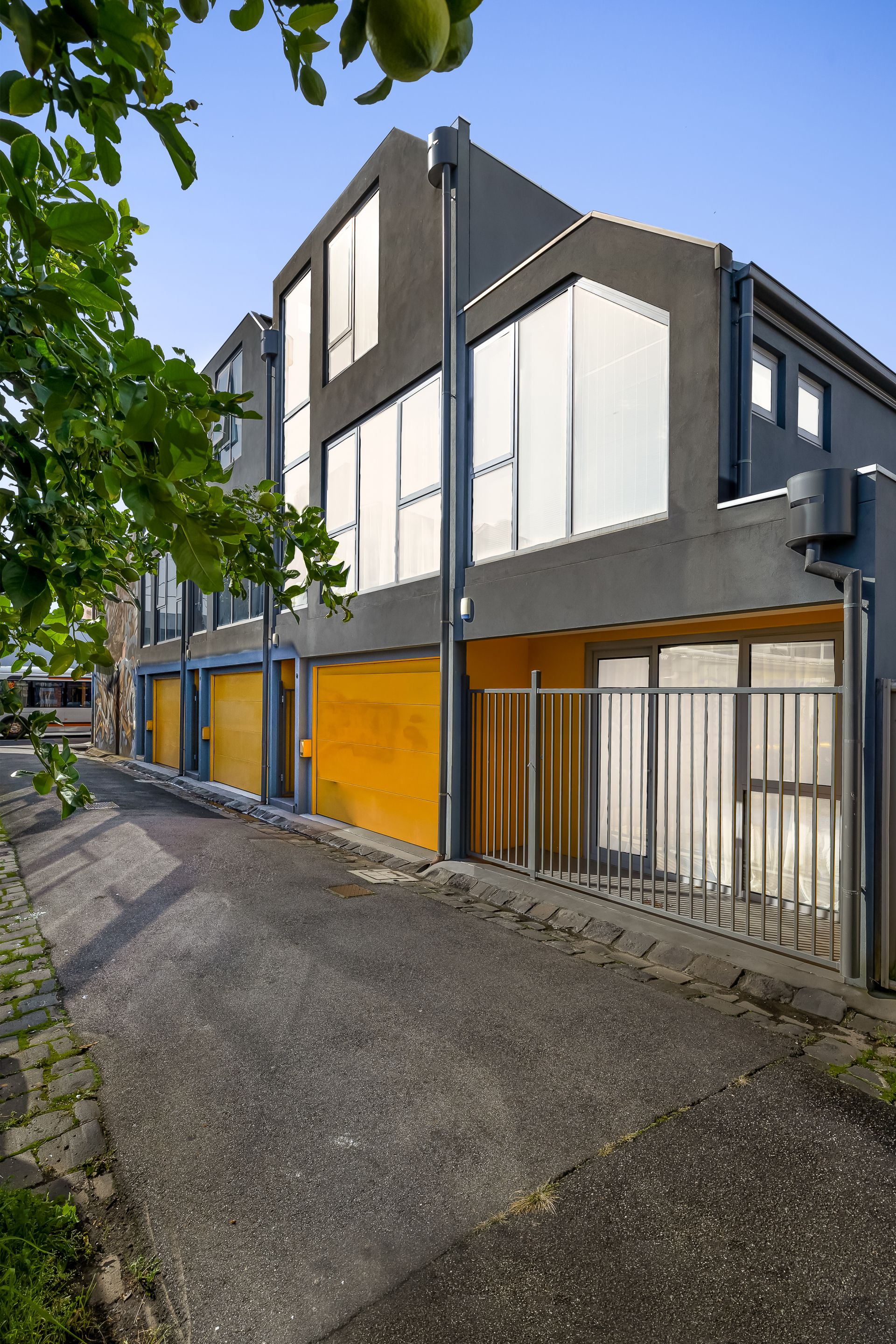 70 Little  Francis Street, Collingwood - Thumbnail 2