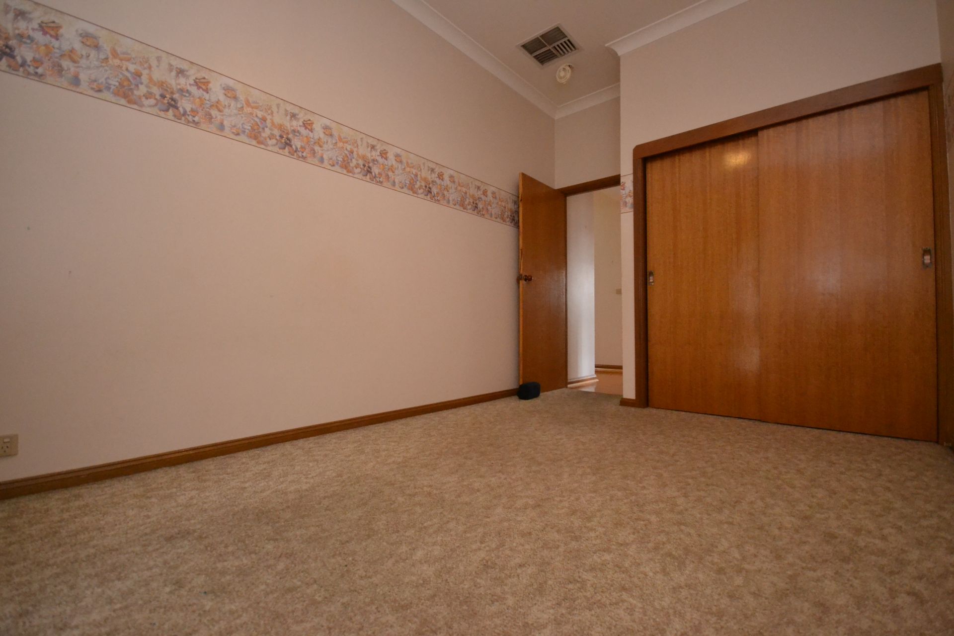 ORIGINAL CHARM IN A GREAT LOCATION
