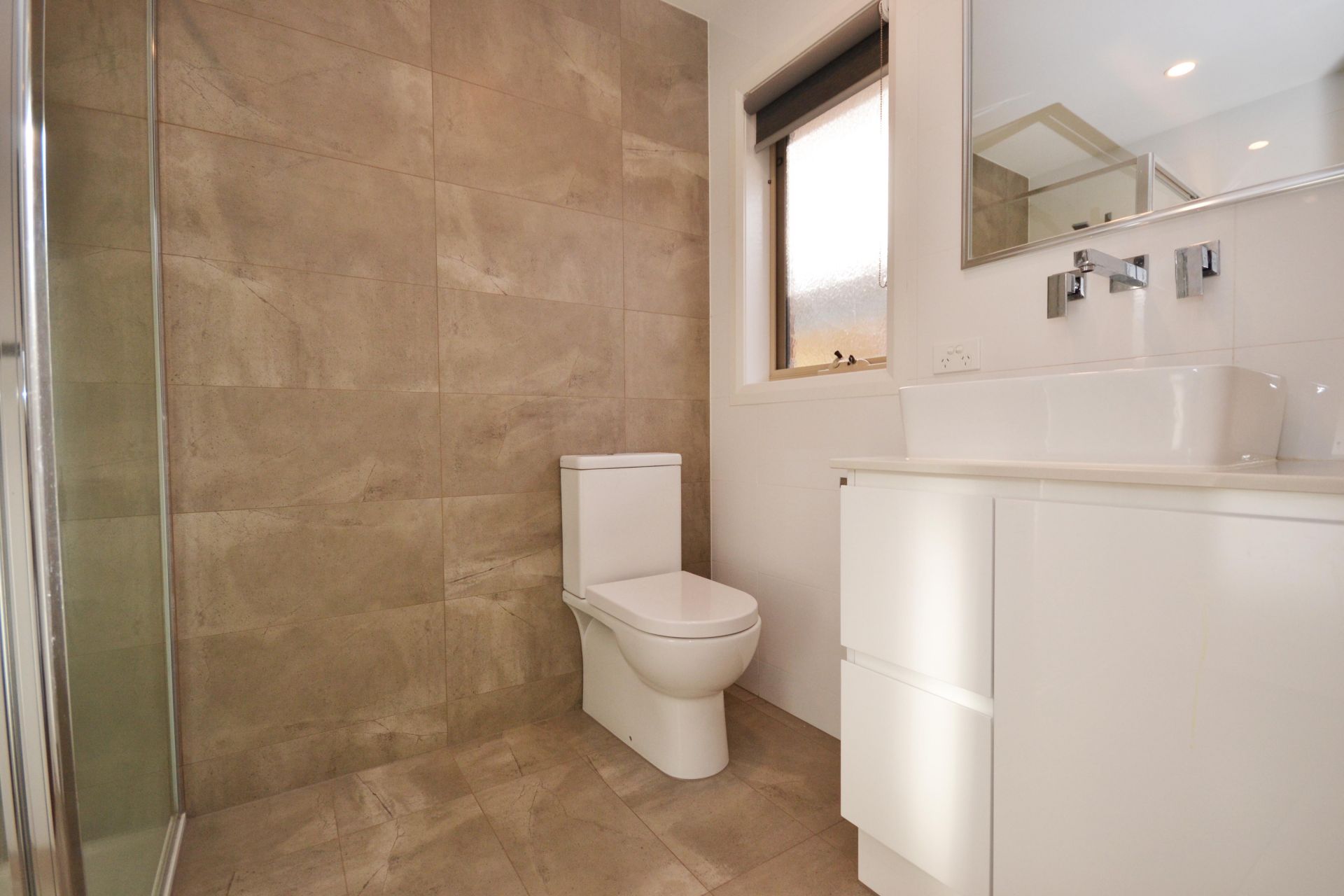 CONTEMPORARY DELIGHT - THE EPITOME OF ELEGANCE WITH PARKLAND VIEWS
