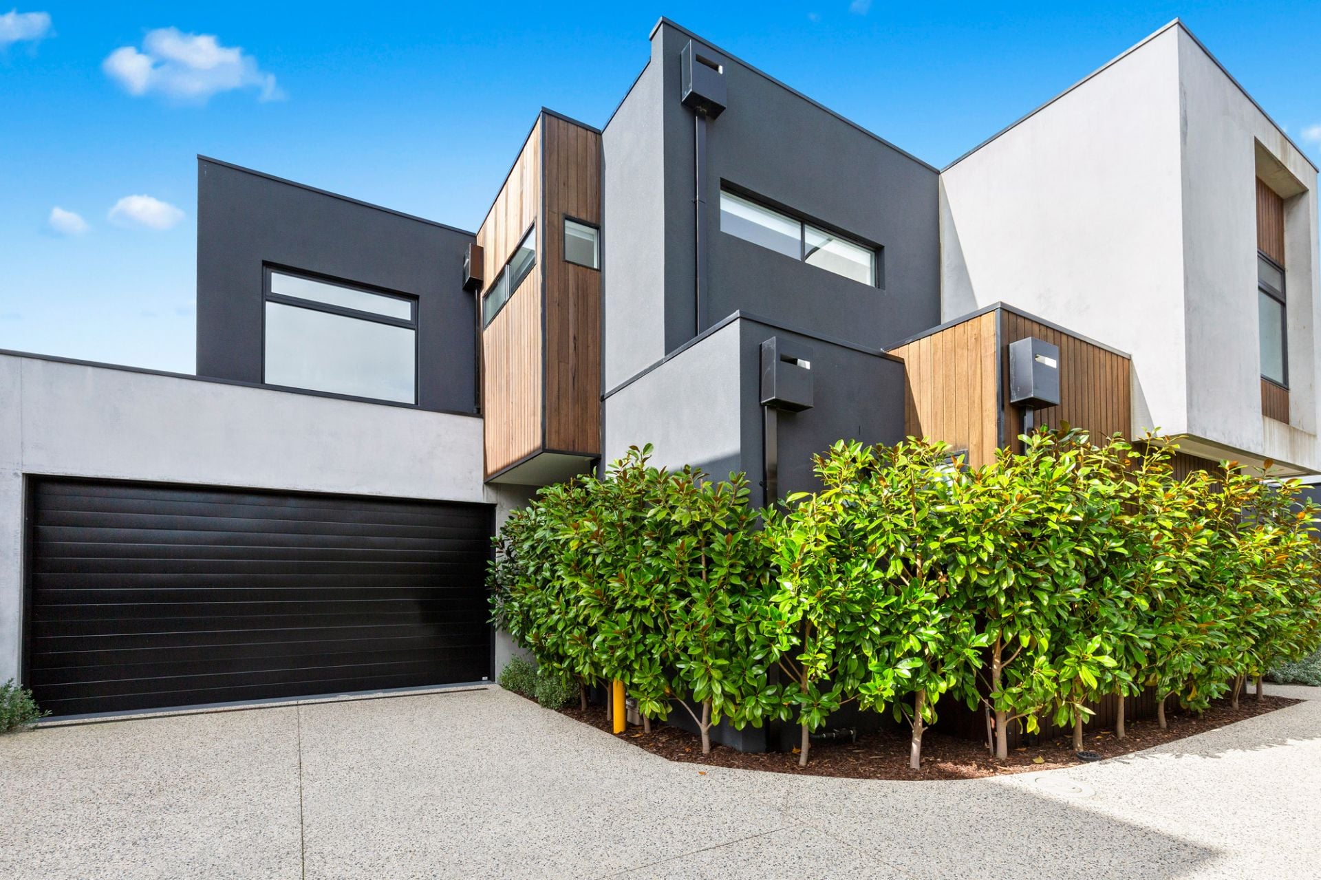 2/33 MacDonald Grove, Mornington - Image 1