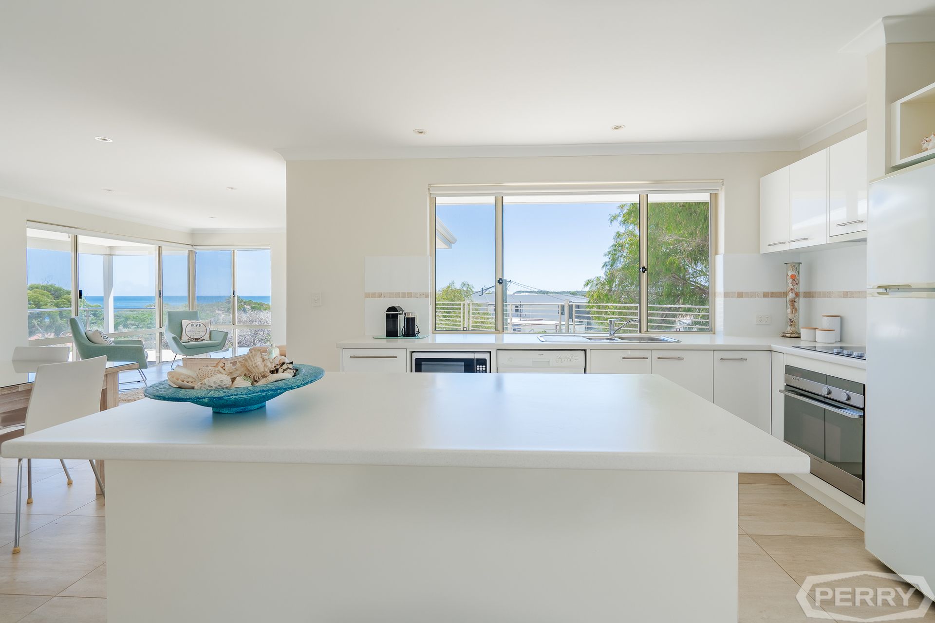 11 Oceanic Drive, Dawesville H.& N. PERRY