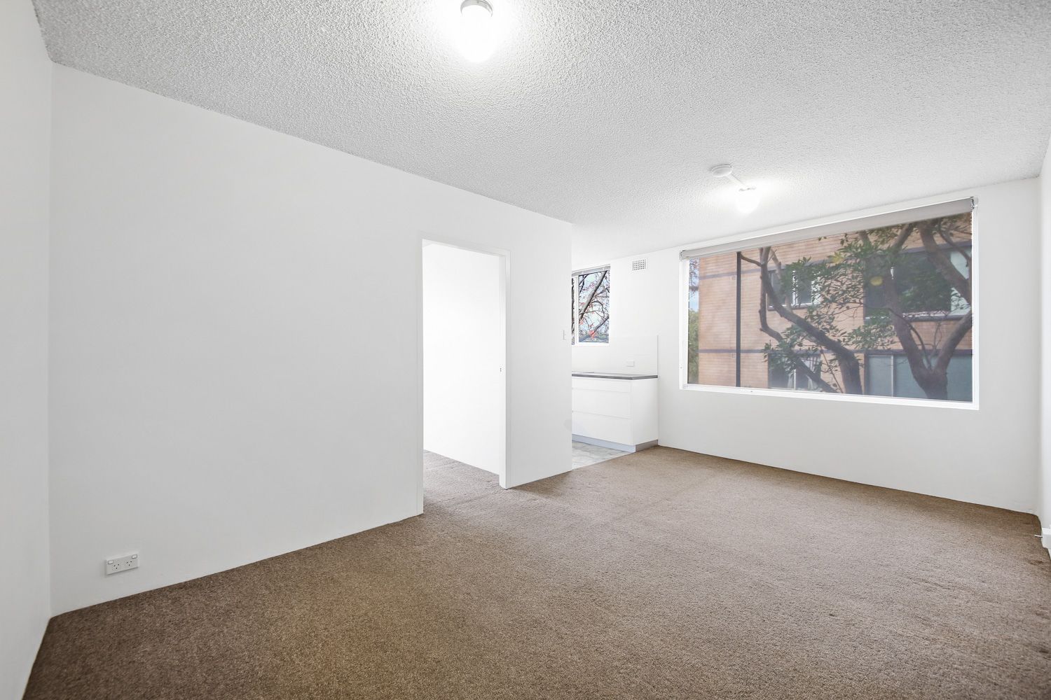 FULLY RENOVATED APARTMENT WITH CITY VIEWS