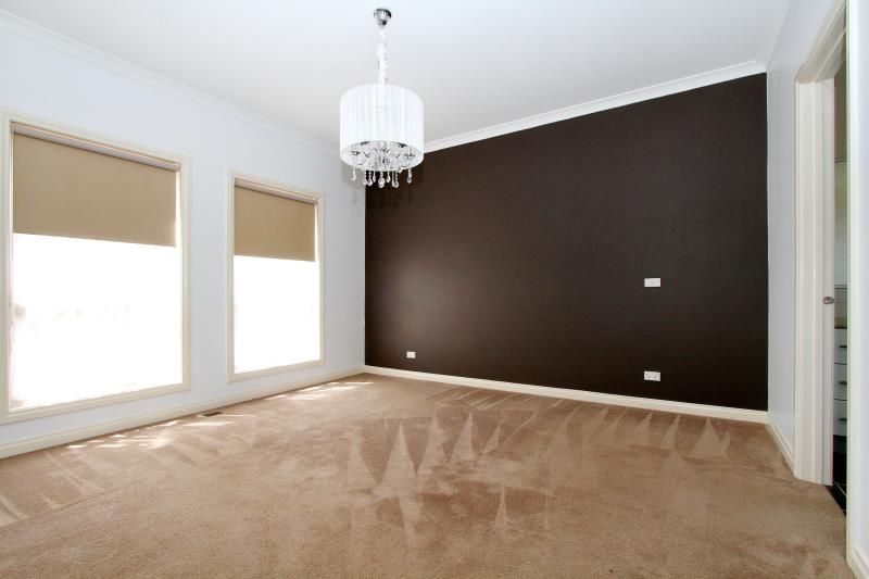 LARGE HOME IN A GREAT LOCATION    *Insp Sat 6th Sep @ 12:20pm*