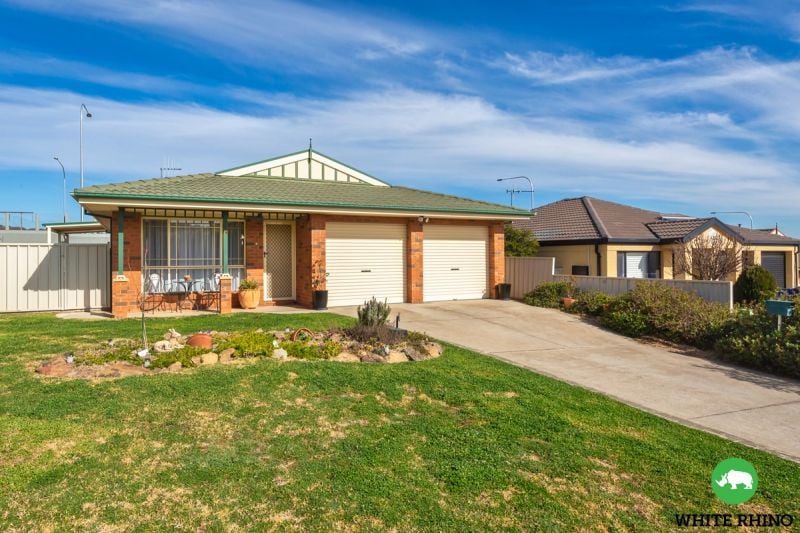 61 Thomas Royal Gardens, Queanbeyan White Rhino Property