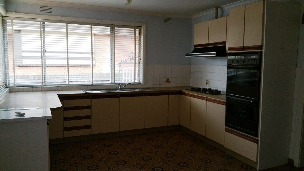 3 BEDROOM HOME, CLOSE TO ALL AMENITIES...