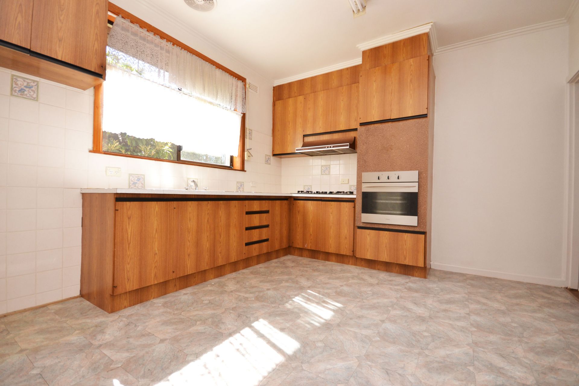 WELL PRESENTED & IN AN IDEAL LOCATION