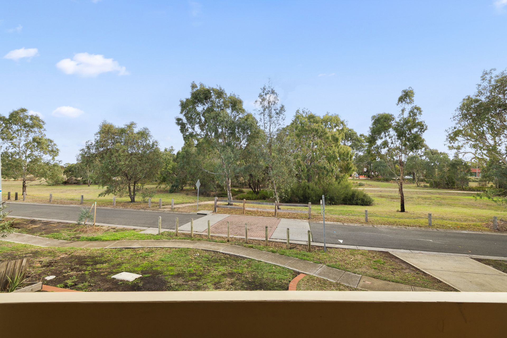 Real Estate For Sale 24 Farnham Crescent Mill Park , VIC