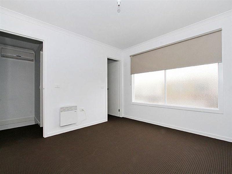 Brand New Light Filled Town House!