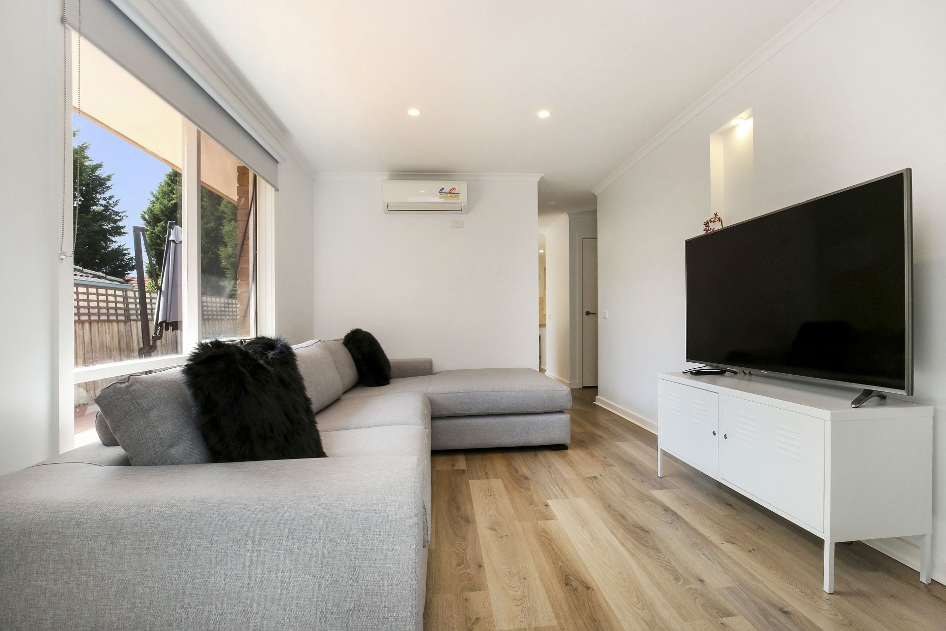 Low Maintenance Living With Contemporary Styling
