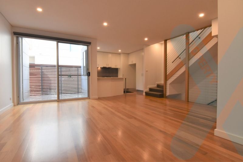 Large Two Bedroom Townhouse in West Melbourne!