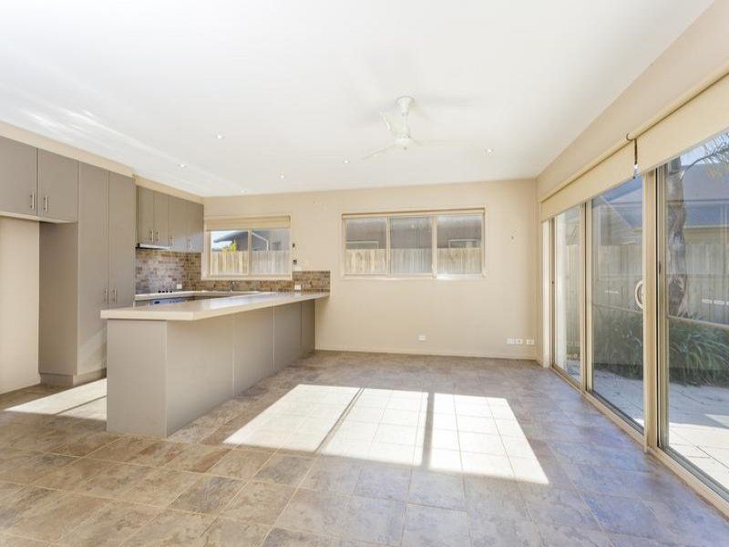 2/10 Milborne Drive OCEAN GROVE VIC, Ocean Grove - Thumbnail 4