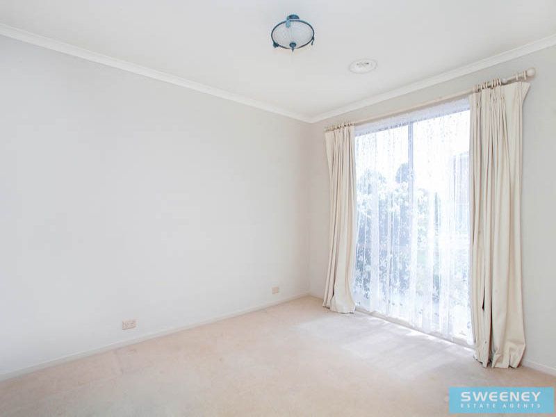 37 Goulburn Circuit, Caroline Springs - Thumbnail 7